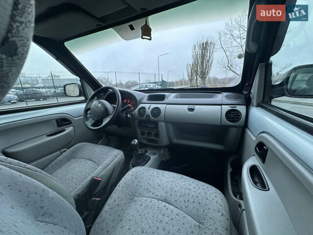 Сірий Рено Кєнгу, об'ємом двигуна 1.5 л та пробігом 230 тис. км за 4400 $, фото 16 на Automoto.ua