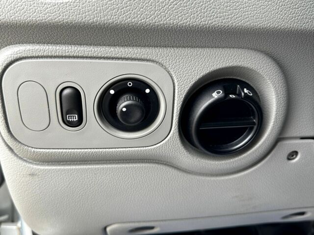 Рено Кєнгу 2005 у Кривому Розі на Automoto.ua Сірий Рено Кєнгу, об'ємом двигуна 1.6 л та пробігом 225 тис. км за 4800 $, фото 4 на Automoto.ua