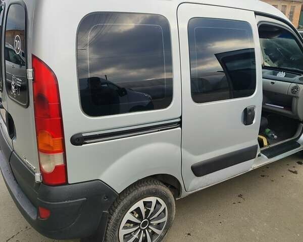 Серый Рено Кенгу, объемом двигателя 1.5 л и пробегом 244 тыс. км за 4500 $, фото 11 на Automoto.ua