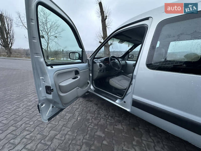 Сірий Рено Кєнгу, об'ємом двигуна 1.5 л та пробігом 230 тис. км за 4400 $, фото 19 на Automoto.ua