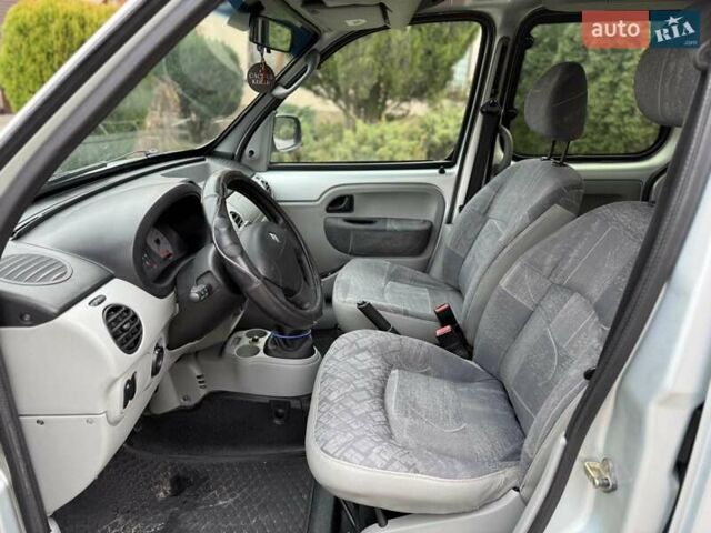 Сірий Рено Кєнгу, об'ємом двигуна 1.5 л та пробігом 275 тис. км за 3999 $, фото 19 на Automoto.ua