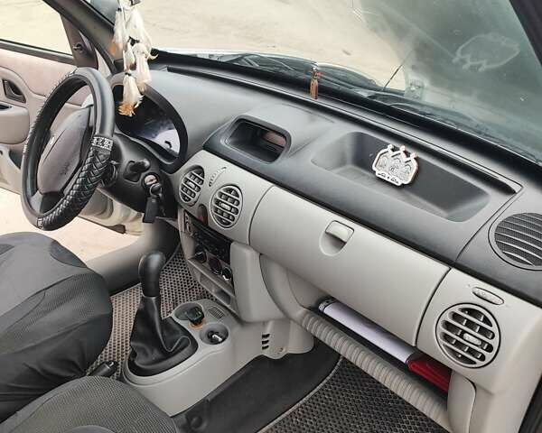 Серый Рено Кенгу, объемом двигателя 1.5 л и пробегом 244 тыс. км за 4500 $, фото 14 на Automoto.ua