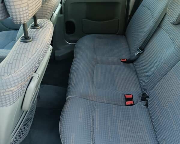 Серый Рено Кенгу, объемом двигателя 1.6 л и пробегом 221 тыс. км за 5600 $, фото 26 на Automoto.ua