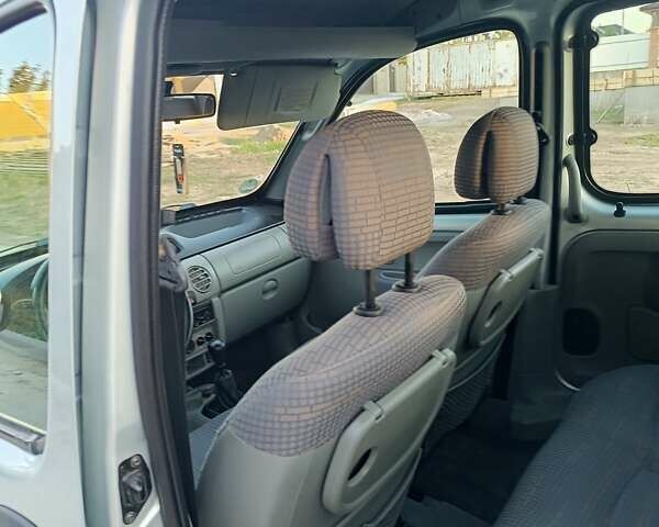 Серый Рено Кенгу, объемом двигателя 1.6 л и пробегом 221 тыс. км за 5600 $, фото 24 на Automoto.ua