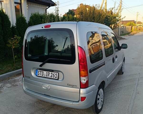 Серый Рено Кенгу, объемом двигателя 1.6 л и пробегом 221 тыс. км за 5600 $, фото 5 на Automoto.ua