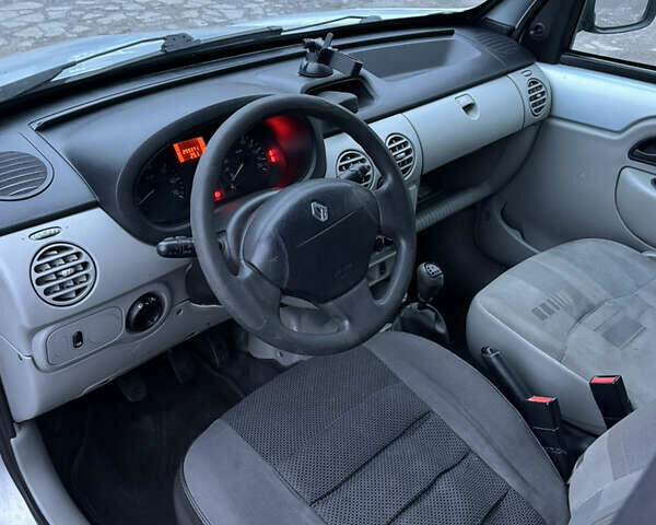 Сірий Рено Кєнгу, об'ємом двигуна 1.5 л та пробігом 270 тис. км за 3900 $, фото 5 на Automoto.ua