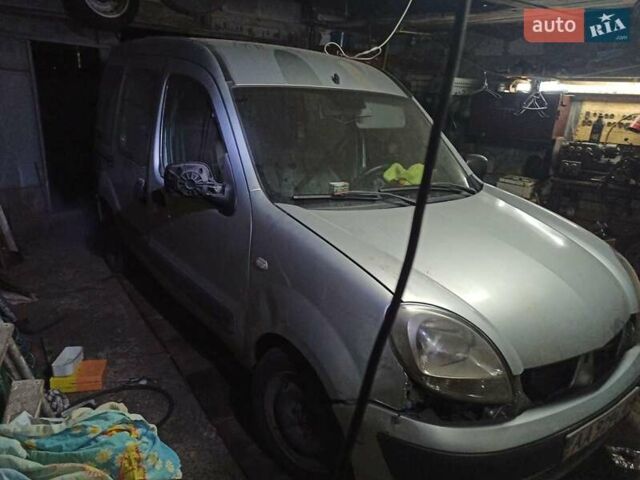 Сірий Рено Кєнгу, об'ємом двигуна 1.4 л та пробігом 625 тис. км за 1900 $, фото 2 на Automoto.ua