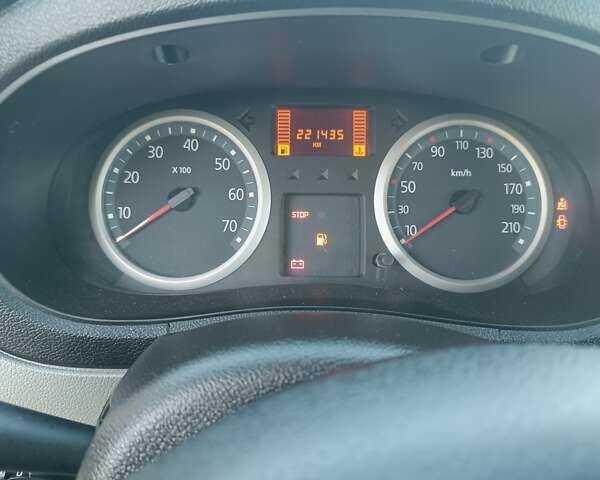 Серый Рено Кенгу, объемом двигателя 1.6 л и пробегом 221 тыс. км за 5600 $, фото 33 на Automoto.ua