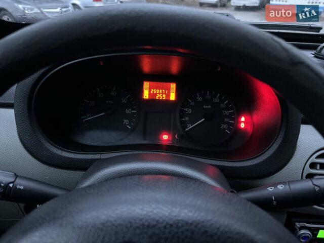 Сірий Рено Кєнгу, об'ємом двигуна 1.5 л та пробігом 270 тис. км за 3900 $, фото 13 на Automoto.ua