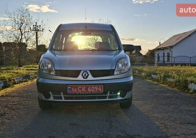 Рено Кенгу 2006 в Калуше на Automoto.ua Серый Рено Кенгу, объемом двигателя 1.2 л и пробегом 176 тыс. км за 4999 $, фото 5 на Automoto.ua