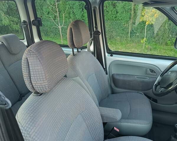 Серый Рено Кенгу, объемом двигателя 1.6 л и пробегом 221 тыс. км за 5600 $, фото 16 на Automoto.ua