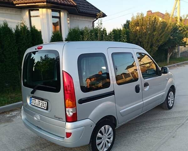 Серый Рено Кенгу, объемом двигателя 1.6 л и пробегом 221 тыс. км за 5600 $, фото 4 на Automoto.ua