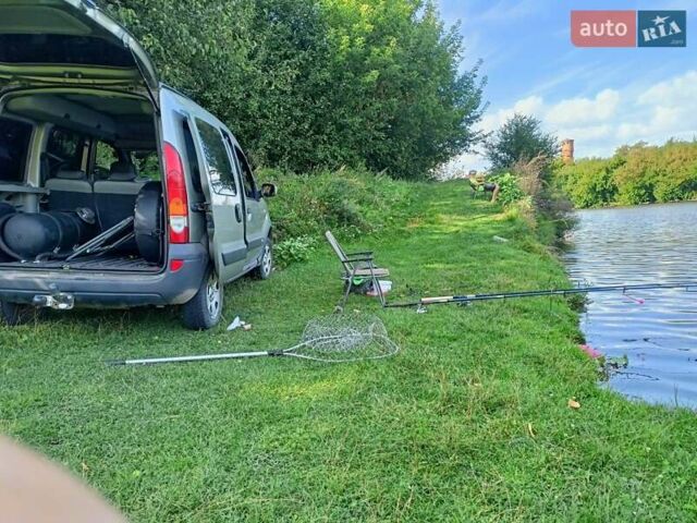 Серый Рено Кенгу, объемом двигателя 1.6 л и пробегом 167 тыс. км за 7000 $, фото 10 на Automoto.ua