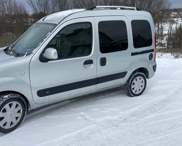 Серый Рено Кенгу, объемом двигателя 1.5 л и пробегом 315 тыс. км за 4800 $, фото 2 на Automoto.ua