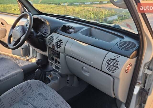 Рено Кенгу 2006 в Калуше на Automoto.ua Серый Рено Кенгу, объемом двигателя 1.2 л и пробегом 176 тыс. км за 4999 $, фото 32 на Automoto.ua