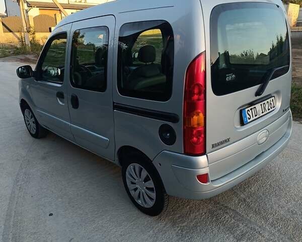 Серый Рено Кенгу, объемом двигателя 1.6 л и пробегом 221 тыс. км за 5600 $, фото 9 на Automoto.ua