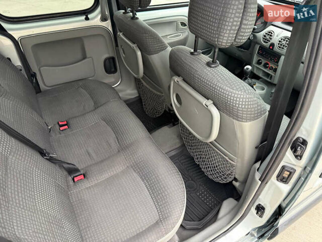 Серый Рено Кенгу, объемом двигателя 1.6 л и пробегом 224 тыс. км за 6300 $, фото 28 на Automoto.ua