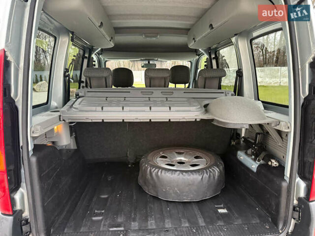 Серый Рено Кенгу, объемом двигателя 1.6 л и пробегом 224 тыс. км за 6300 $, фото 34 на Automoto.ua