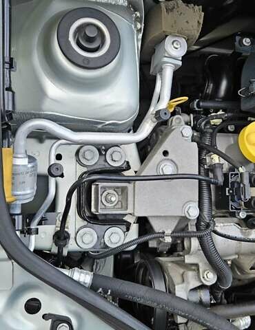 Сірий Рено Кєнгу, об'ємом двигуна 1.39 л та пробігом 116 тис. км за 7150 $, фото 44 на Automoto.ua
