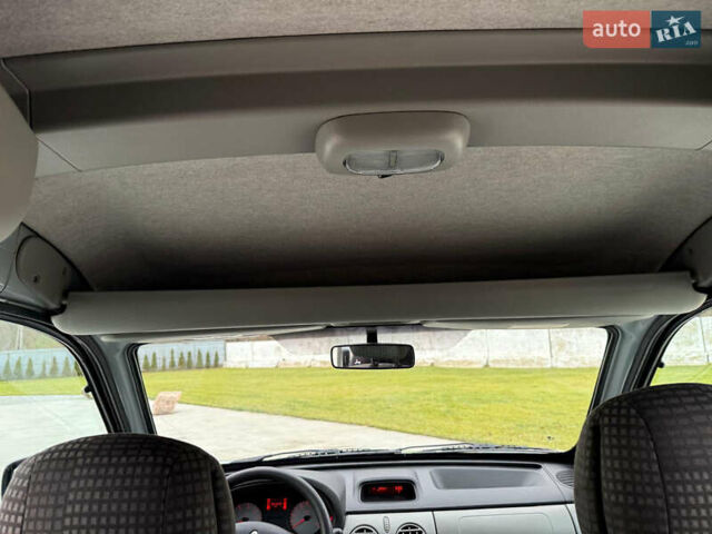 Серый Рено Кенгу, объемом двигателя 1.6 л и пробегом 224 тыс. км за 6300 $, фото 29 на Automoto.ua
