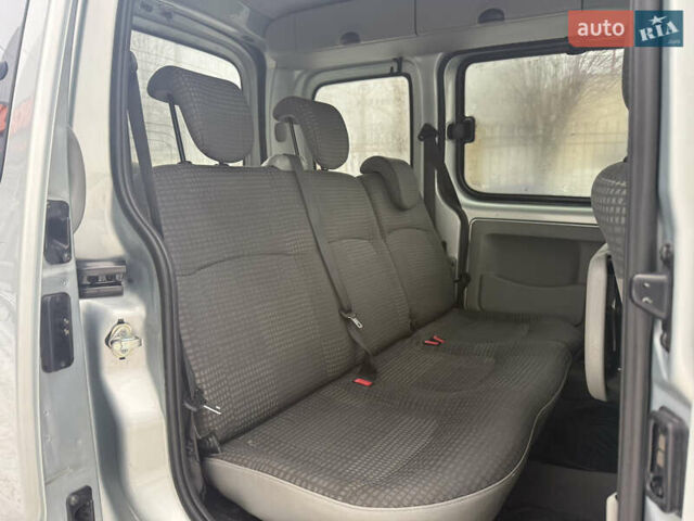 Серый Рено Кенгу, объемом двигателя 1.6 л и пробегом 224 тыс. км за 6200 $, фото 23 на Automoto.ua