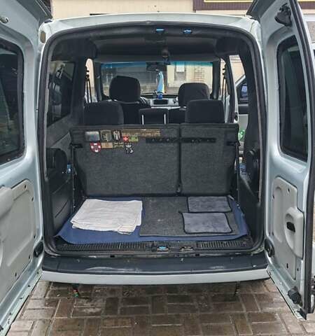 Серый Рено Кенгу, объемом двигателя 1.4 л и пробегом 312 тыс. км за 4700 $, фото 11 на Automoto.ua