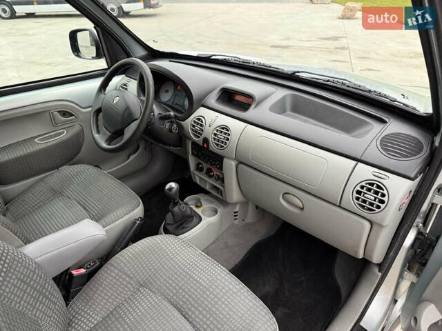 Серый Рено Кенгу, объемом двигателя 1.6 л и пробегом 224 тыс. км за 6300 $, фото 14 на Automoto.ua