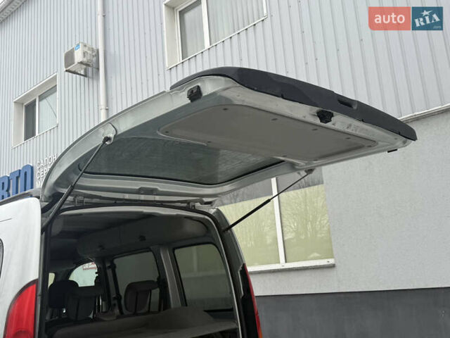 Серый Рено Кенгу, объемом двигателя 1.6 л и пробегом 224 тыс. км за 6200 $, фото 17 на Automoto.ua