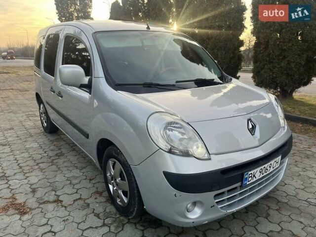 Серый Рено Кенгу, объемом двигателя 1.46 л и пробегом 245 тыс. км за 6250 $, фото 3 на Automoto.ua