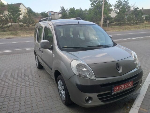 Сірий Рено Кєнгу, об'ємом двигуна 1.5 л та пробігом 3 тис. км за 7800 $, фото 2 на Automoto.ua