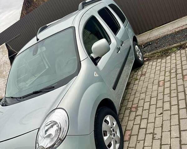 Серый Рено Кенгу, объемом двигателя 1.6 л и пробегом 206 тыс. км за 6000 $, фото 5 на Automoto.ua