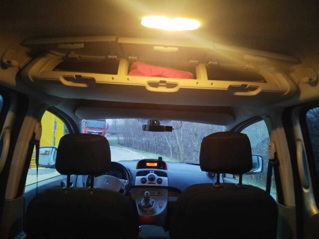 Серый Рено Кенгу, объемом двигателя 1.6 л и пробегом 170 тыс. км за 5888 $, фото 9 на Automoto.ua