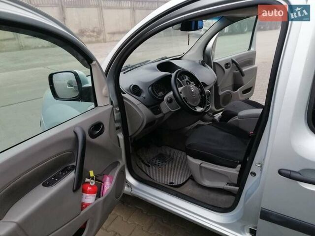 Серый Рено Кенгу, объемом двигателя 1.46 л и пробегом 365 тыс. км за 6300 $, фото 10 на Automoto.ua