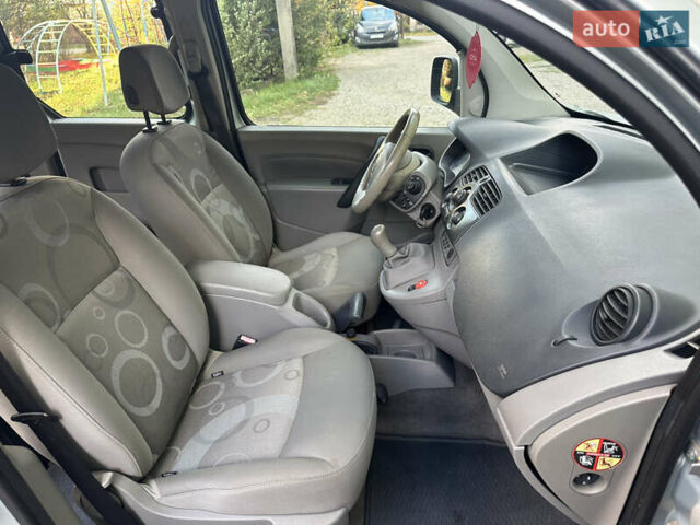 Серый Рено Кенгу, объемом двигателя 1.5 л и пробегом 237 тыс. км за 7350 $, фото 11 на Automoto.ua