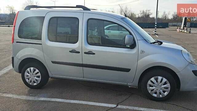 Серый Рено Кенгу, объемом двигателя 1.5 л и пробегом 225 тыс. км за 7300 $, фото 8 на Automoto.ua