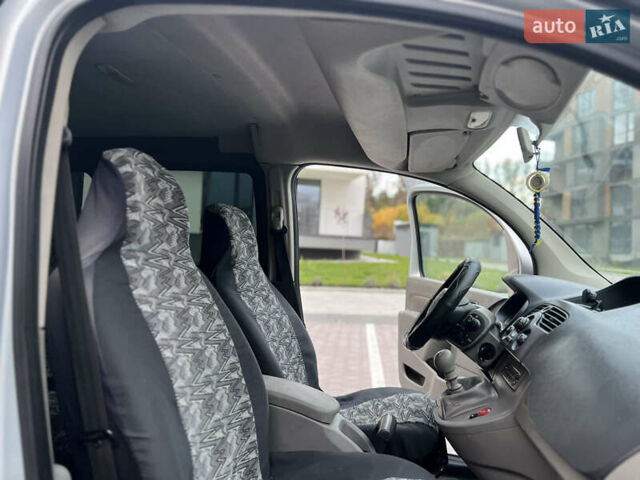 Сірий Рено Кєнгу, об'ємом двигуна 1.5 л та пробігом 242 тис. км за 5499 $, фото 26 на Automoto.ua