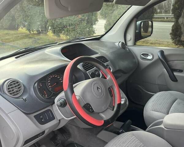 Серый Рено Кенгу, объемом двигателя 1.46 л и пробегом 245 тыс. км за 6250 $, фото 37 на Automoto.ua