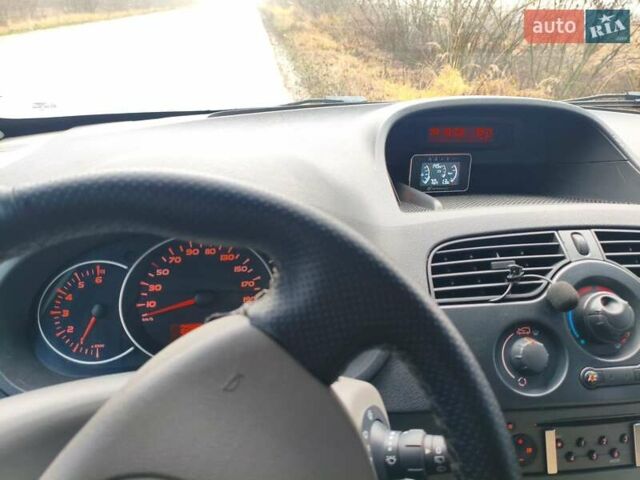 Серый Рено Кенгу, объемом двигателя 1.46 л и пробегом 260 тыс. км за 7300 $, фото 10 на Automoto.ua