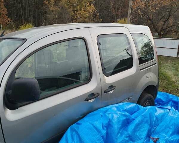 Серый Рено Кенгу, объемом двигателя 1.46 л и пробегом 252 тыс. км за 3500 $, фото 5 на Automoto.ua