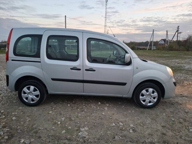 Серый Рено Кенгу, объемом двигателя 1.5 л и пробегом 237 тыс. км за 7350 $, фото 3 на Automoto.ua