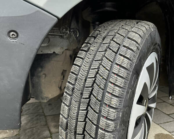 Серый Рено Кенгу, объемом двигателя 1.5 л и пробегом 290 тыс. км за 5400 $, фото 7 на Automoto.ua