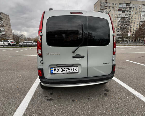 Серый Рено Кенгу, объемом двигателя 1.6 л и пробегом 172 тыс. км за 7300 $, фото 4 на Automoto.ua