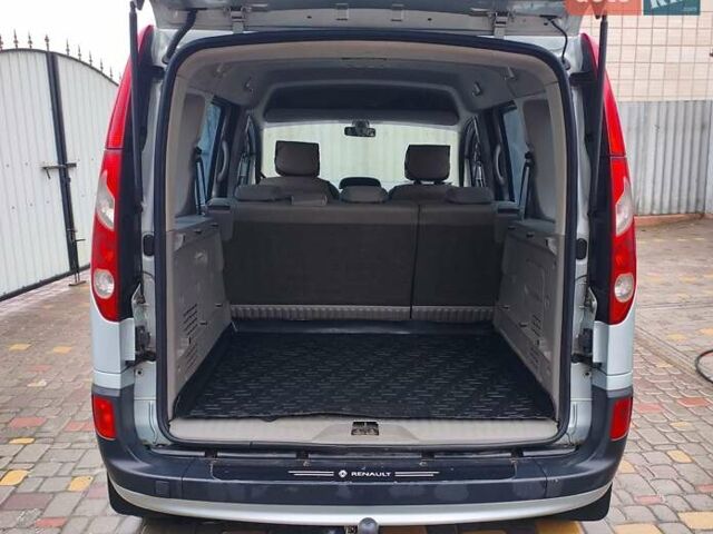 Серый Рено Кенгу, объемом двигателя 1.46 л и пробегом 260 тыс. км за 7300 $, фото 5 на Automoto.ua