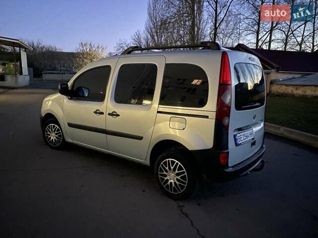 Серый Рено Кенгу, объемом двигателя 1.46 л и пробегом 300 тыс. км за 5800 $, фото 2 на Automoto.ua