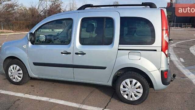 Серый Рено Кенгу, объемом двигателя 1.5 л и пробегом 225 тыс. км за 7300 $, фото 7 на Automoto.ua