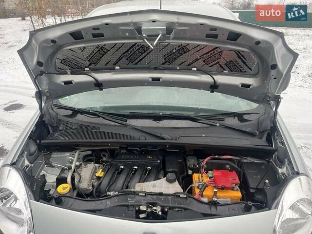 Серый Рено Кенгу, объемом двигателя 1.6 л и пробегом 207 тыс. км за 6850 $, фото 24 на Automoto.ua