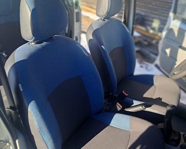 Серый Рено Кенгу, объемом двигателя 1.5 л и пробегом 210 тыс. км за 4200 $, фото 1 на Automoto.ua