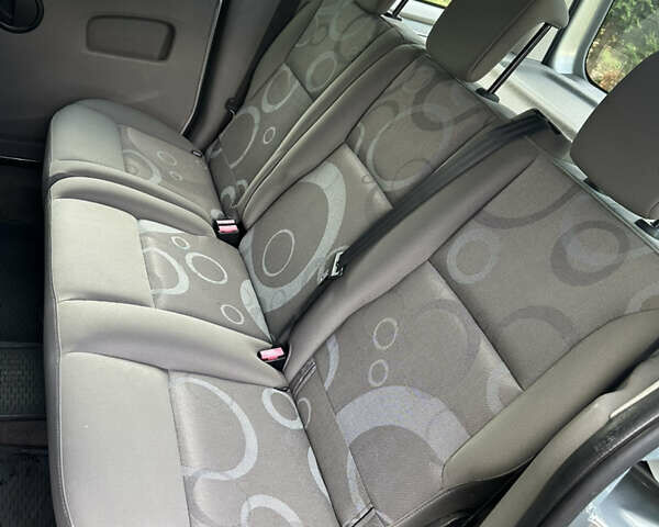 Серый Рено Кенгу, объемом двигателя 1.5 л и пробегом 237 тыс. км за 7350 $, фото 8 на Automoto.ua