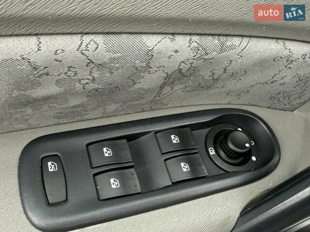 Сірий Рено Кєнгу, об'ємом двигуна 1.6 л та пробігом 168 тис. км за 7450 $, фото 17 на Automoto.ua