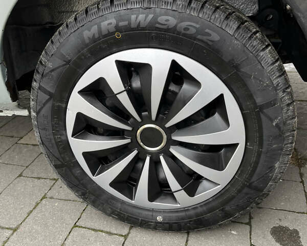 Серый Рено Кенгу, объемом двигателя 1.5 л и пробегом 290 тыс. км за 5400 $, фото 8 на Automoto.ua